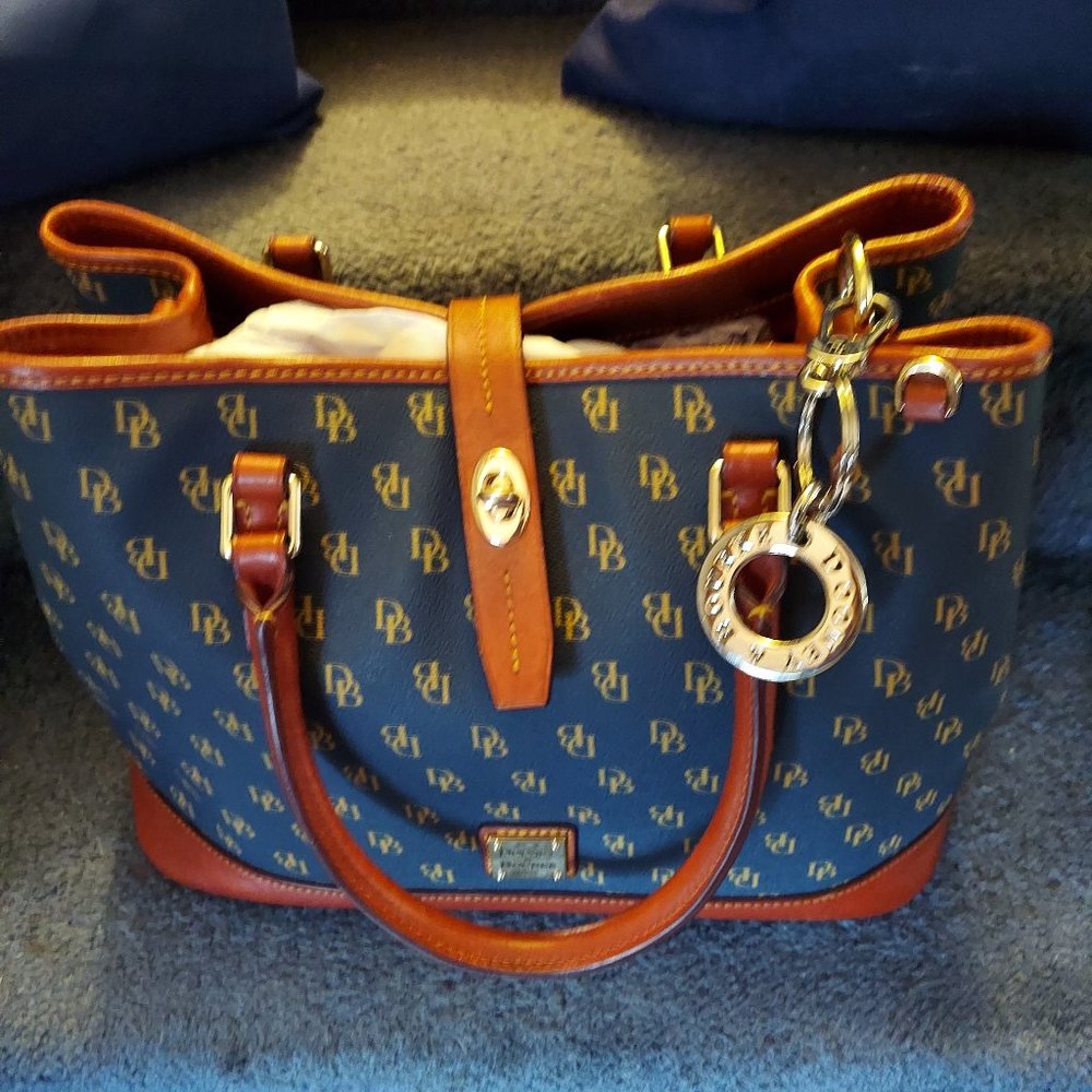 D & B large satchel